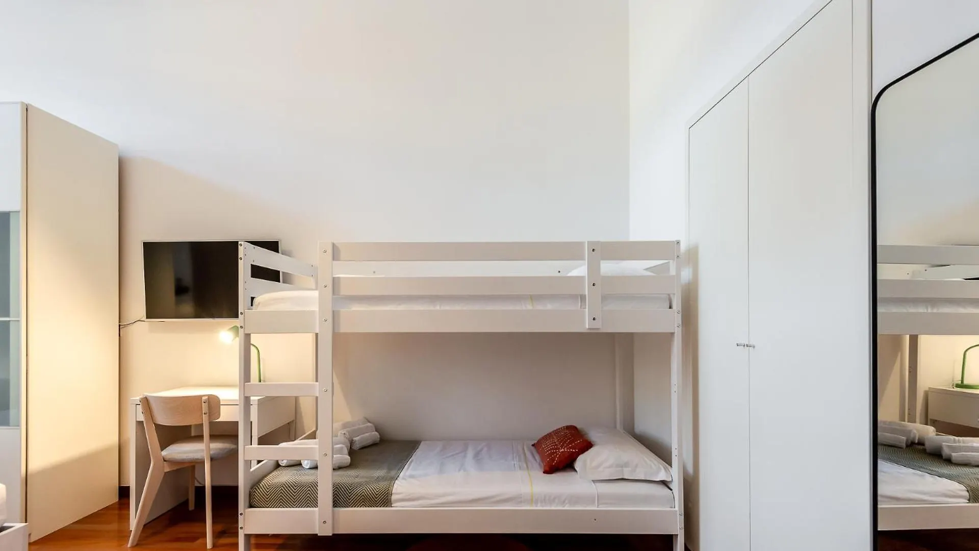 Stayeasy Montenero48 - Portaromana City Center Milan Italy